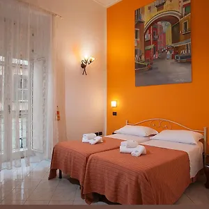 Bed & Breakfast Anna's Family, Neapol